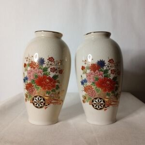 Price products Asian style vases
